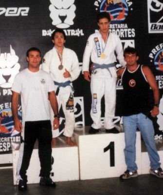 Marcello's student wins Brazilian Championship, beating the Japanese.